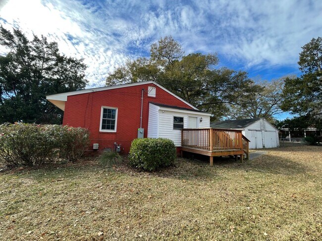 Building Photo - Fully Furnished