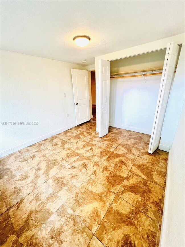 Foto del edificio - 410 Pinecrest Dr