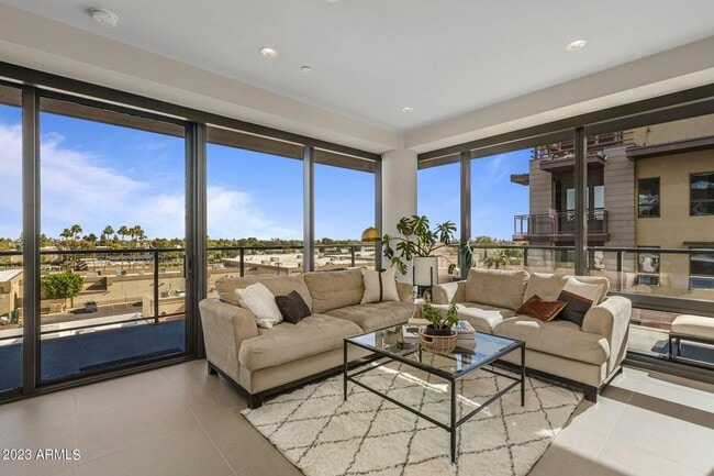 Building Photo - 4422 N. 75th St #5008 Scottsdale, AZ 85251