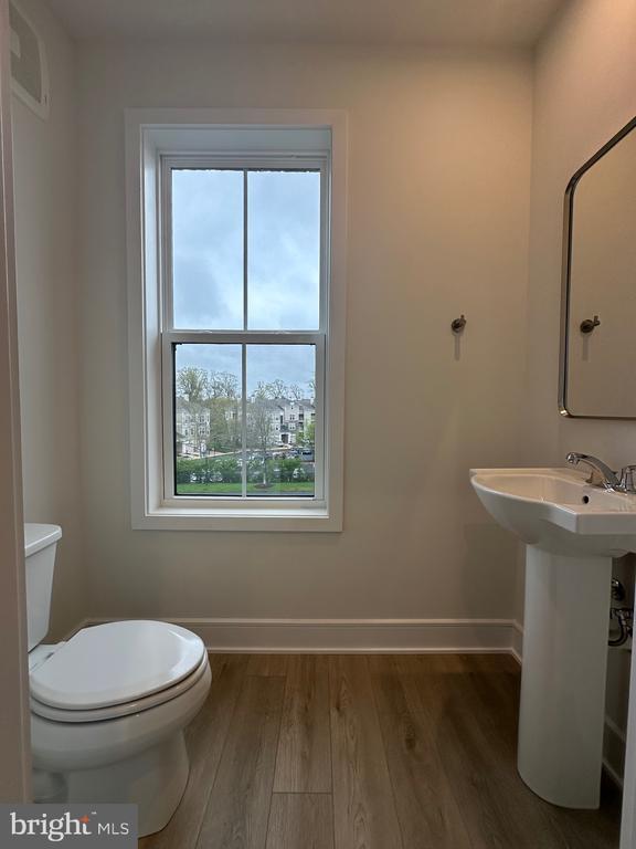 Building Photo - 43324 Farringdon Sq