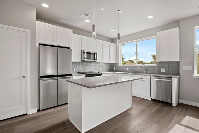 Foto del edificio - New 2 bed 2.5 bath Townhouse at Overlook Station