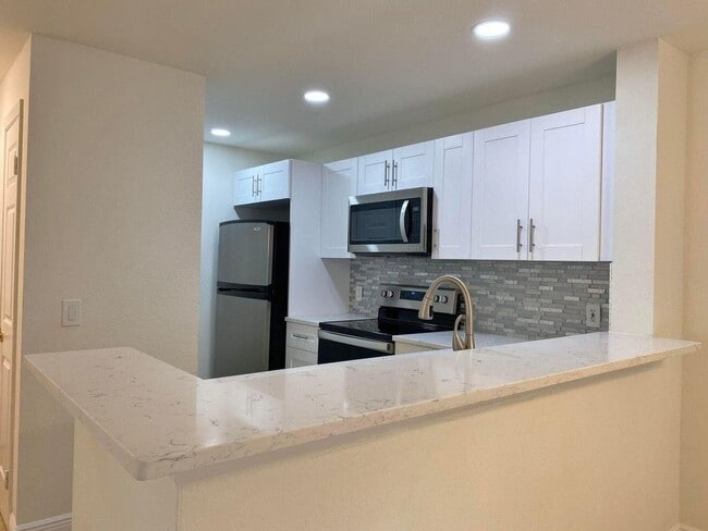 Foto del edificio - 1885 Palm Cove Blvd