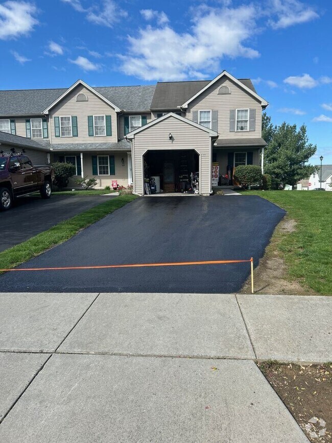 Building Photo - 606 Wood Duck Dr
