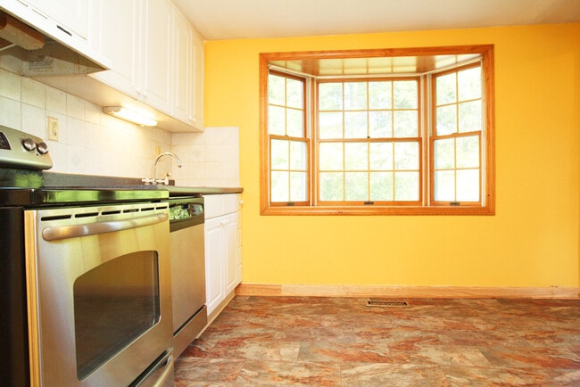 Foto del edificio - Charming 3BD / 1 Bath on Cul de sac