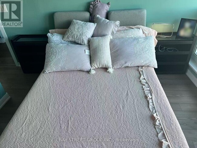 Building Photo - 60 Berwick Ave