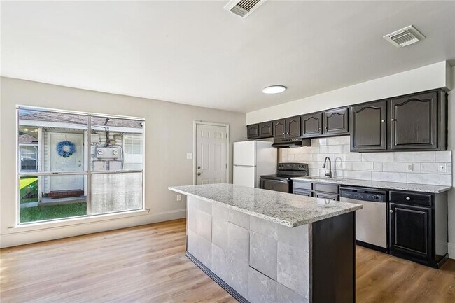Building Photo - 116 North St