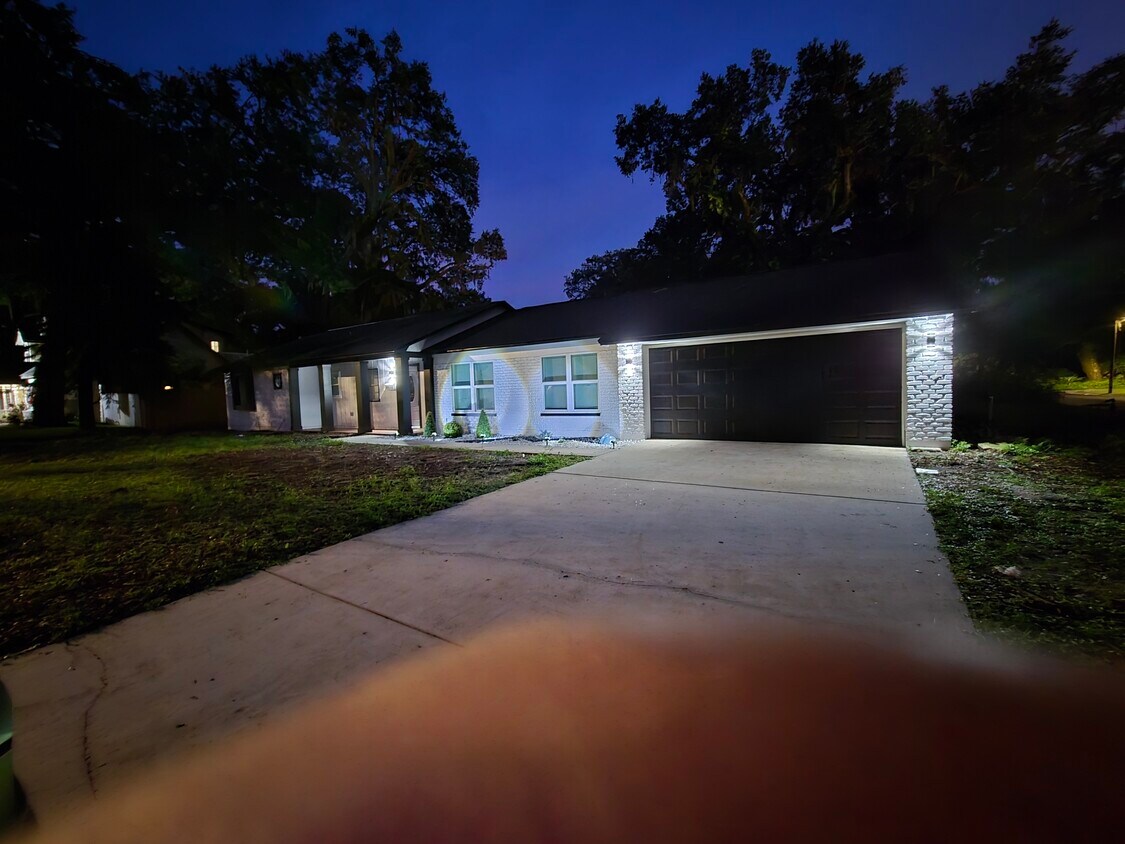 Primary Photo - 401 N Bryan Cir