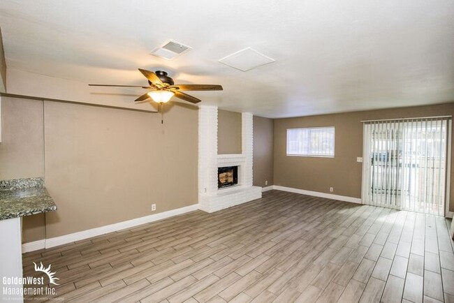 Building Photo - Newly Remodeled 2Bdm 1.5Ba Townhouse with ...