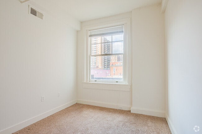 3BR, 2BA - Grace & Monroe Apartments