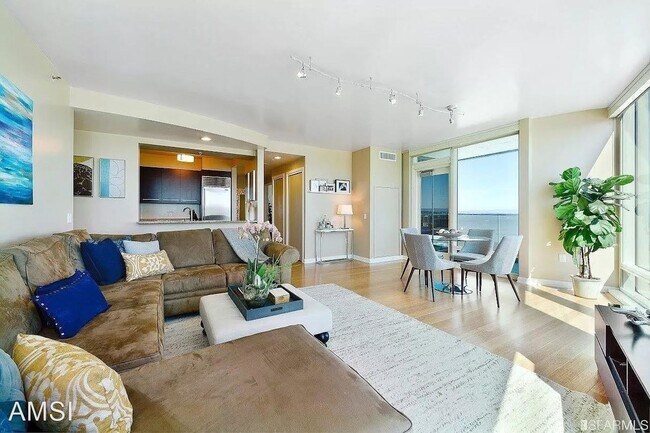 Foto del edificio - 2 br, 2 bath House - 425 1st Street #2103