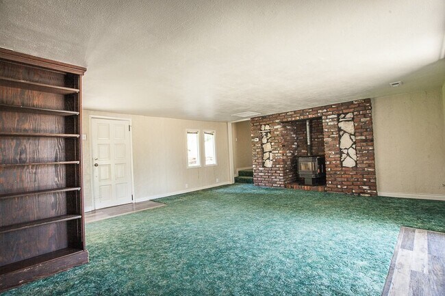 Building Photo - 3800 Davis Dr