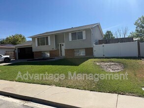 Building Photo - 927 S 1635 W St