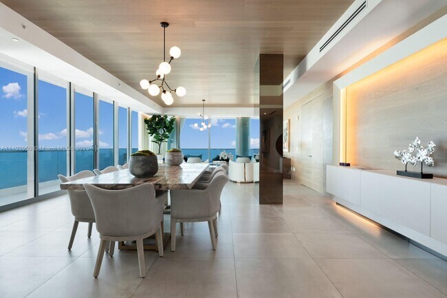 Foto del edificio - 9349 Collins Ave