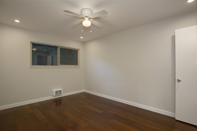 Building Photo - 1420 NW 61st St