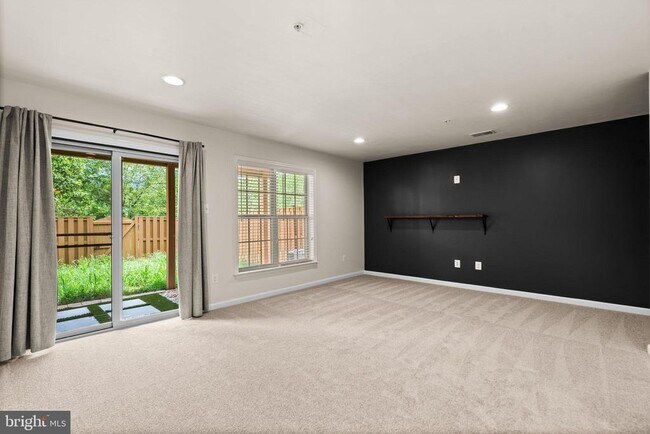 Building Photo - 8234 Carinoso Way