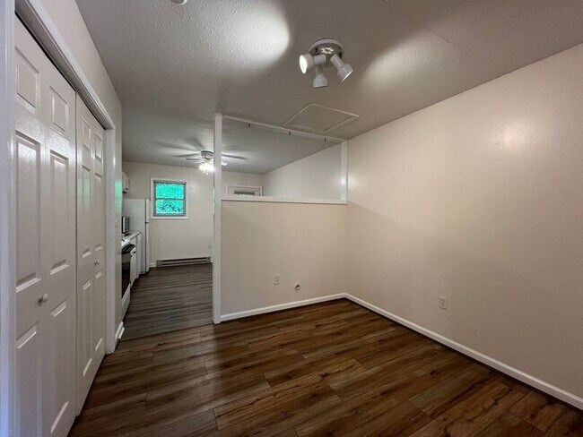 Building Photo - 183 Citadel Dr