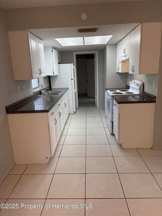 Foto del edificio - 9619 Langan St