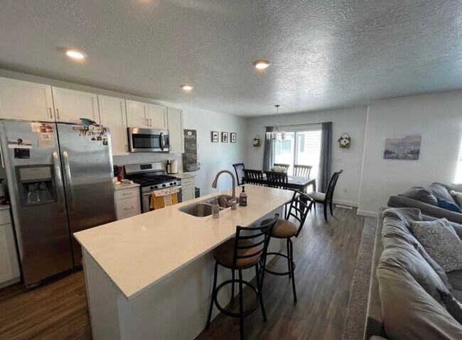Building Photo - 3586 W Cornfield Dr