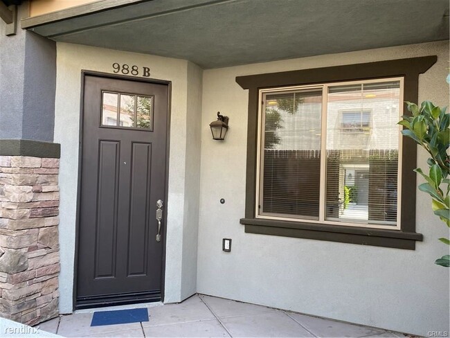 Building Photo - 3 br, 3.5 bath Condo - 978 Arcadia Ave Apt B