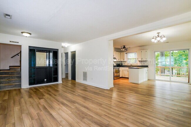 Building Photo - 8912 Taymouth Ct