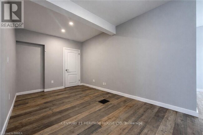 Photo du bâtiment - 33 Dumfries St