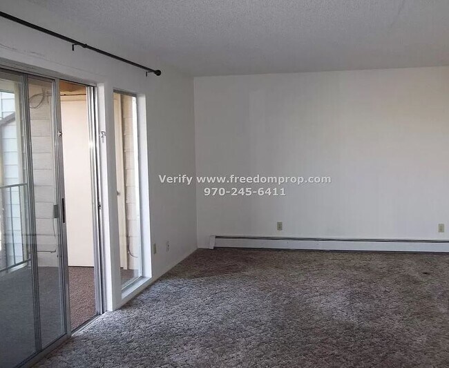 Building Photo - 834 E Cedar Ct