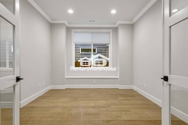 Foto del edificio - Available Now!