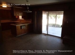 Building Photo - 1428 N Crawford Ave