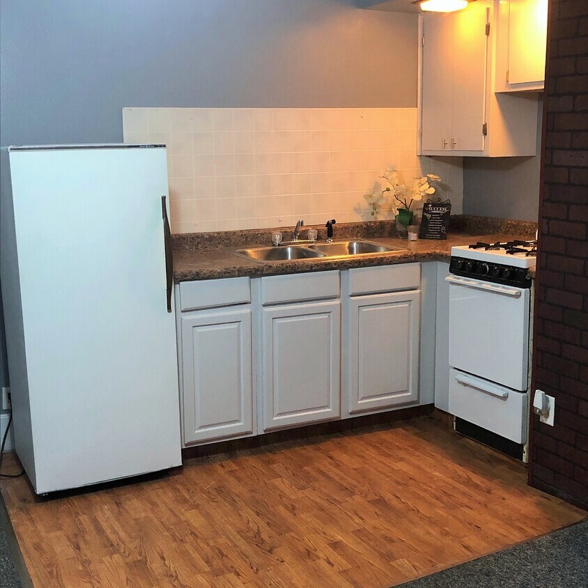 321 S 8th St Unit 3, Burlington, IA 52601 Apartments in Burlington