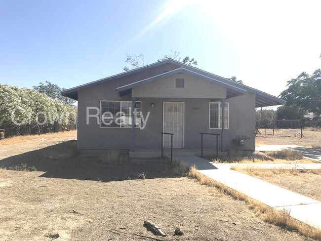 Building Photo - All new 2/1 for Fent