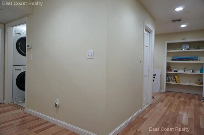 Building Photo - 19 Braemore Rd