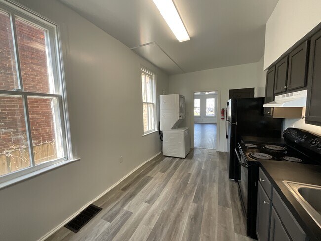 Foto del edificio - 156 Hamilton Ave