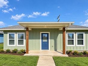 Building Photo - 2012 Willow Pl