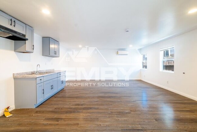 Foto del edificio - Beautiful 2 Bed Apartment in Huntington Pa...