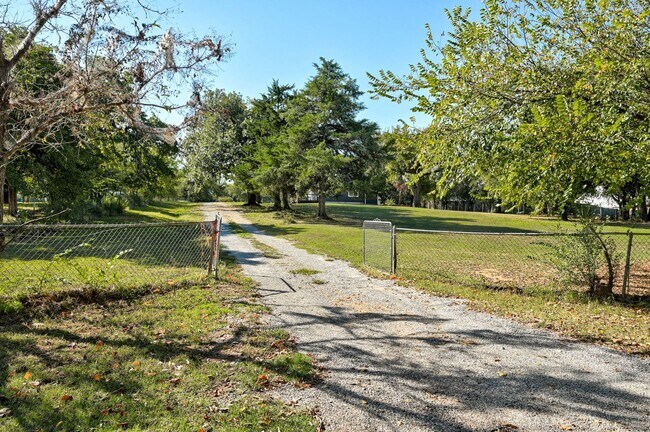 Foto del edificio - Well Cared 2 Bed / 1 Bath Home in CHOCTAW ...