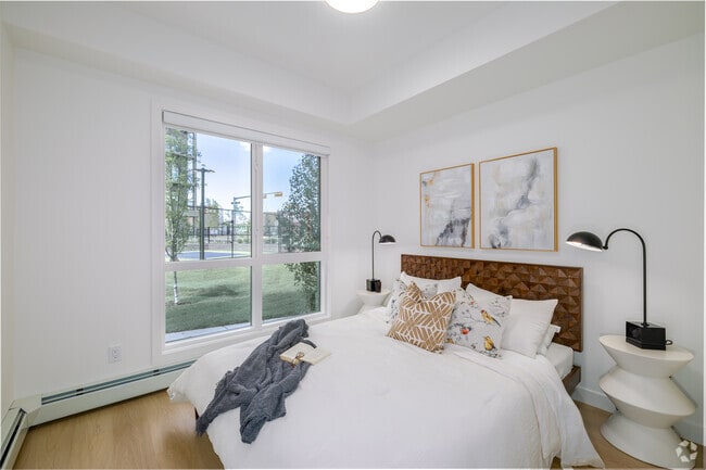 1BR, 1BA w/ Den - 609SF - 1st Bedroom - Township Collective