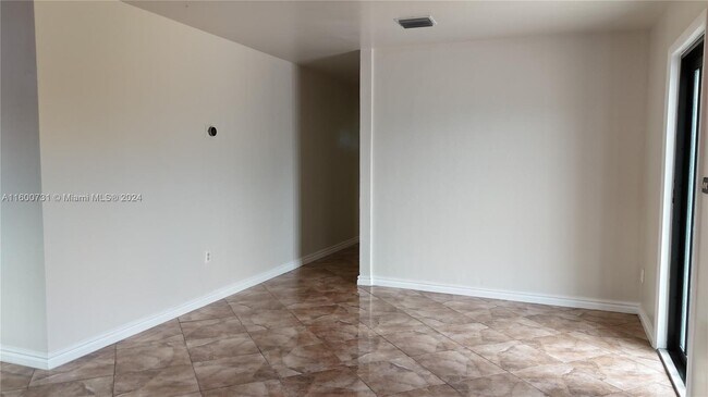 Foto del edificio - 2831 NW 209th Terrace