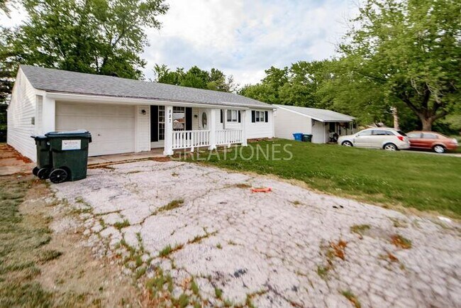 Building Photo - 887 Hill Ct