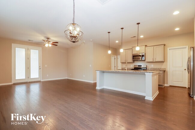 Building Photo - 644 Woolum Dr