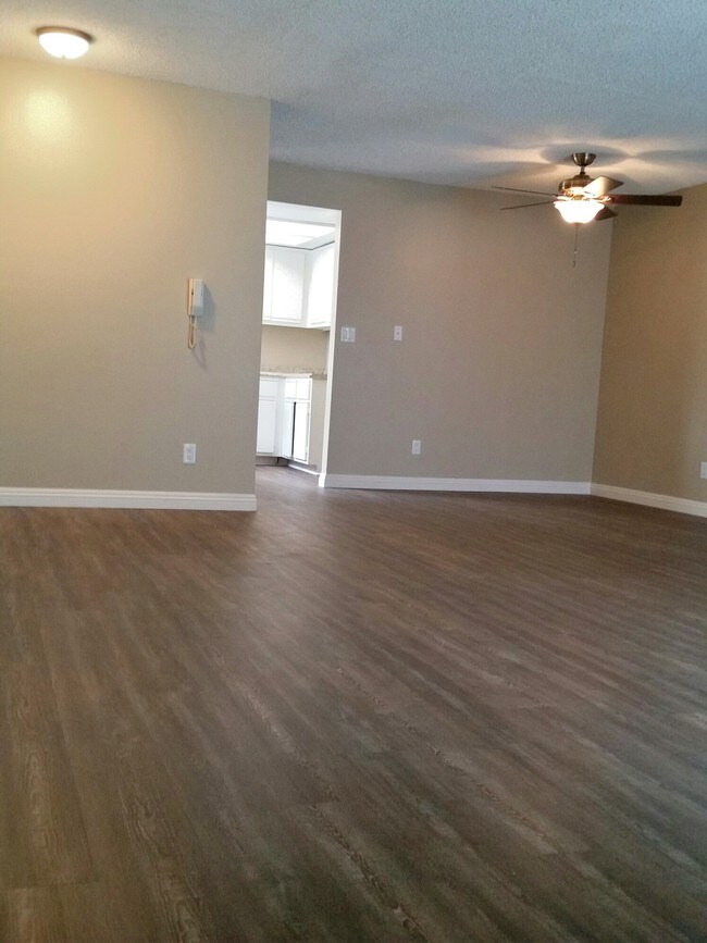 Foto del edificio - 138 N Everett St