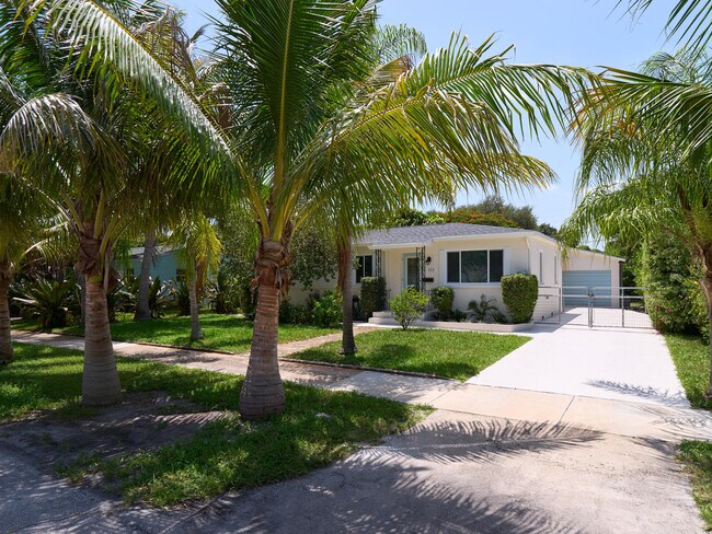 Building Photo - 222 Bayberry Dr