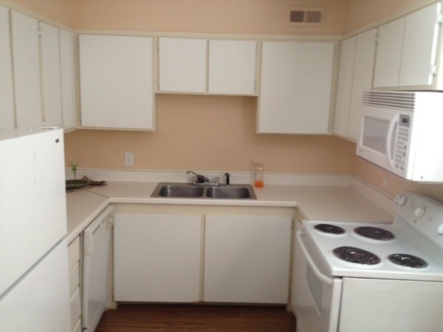 Building Photo - 4741 NW Motif Manor Blvd