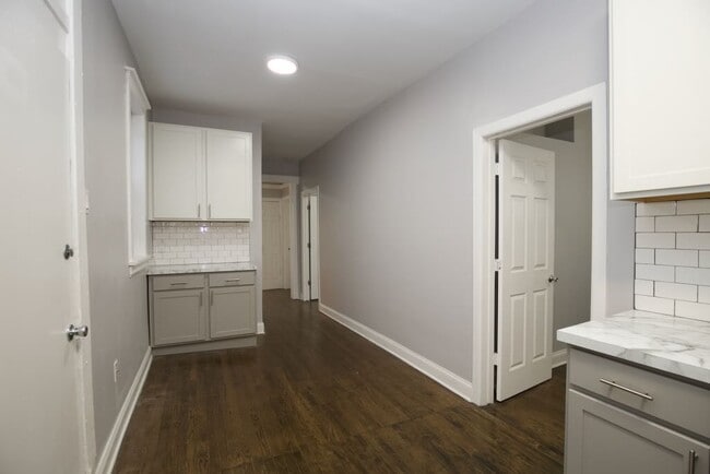 Foto del edificio - 6259 N Lakewood Ave