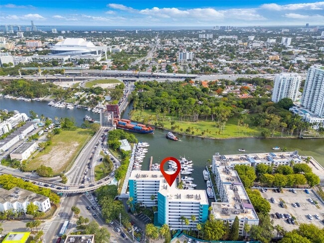 Foto del edificio - 1700 NW N River Dr