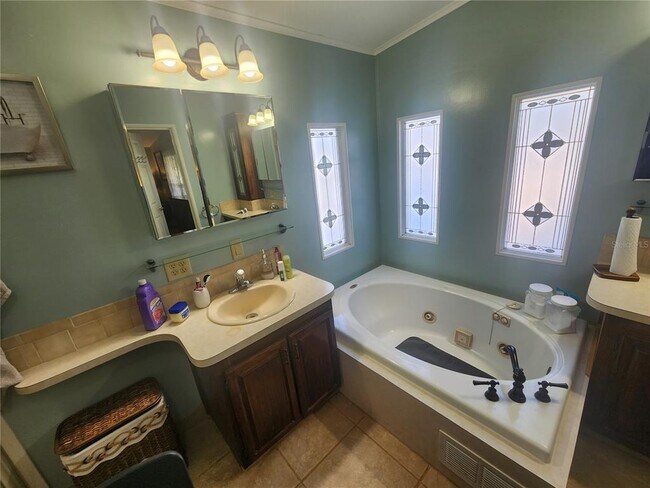 Building Photo - 24921 Pine Hill