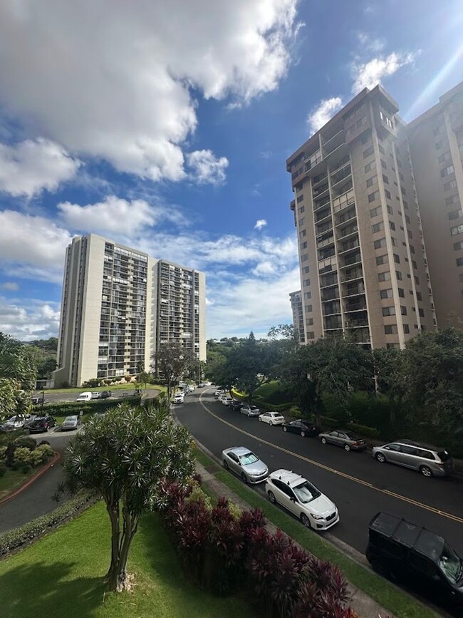 Building Photo - Highlander (AIEA) condominium 1 bed, 1 bat...