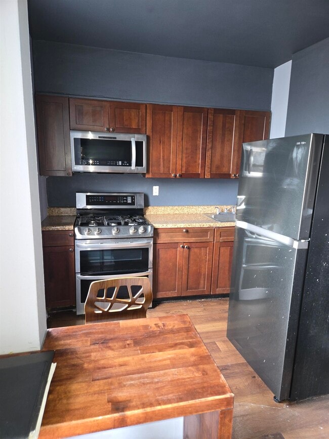 Building Photo - 225 79th St