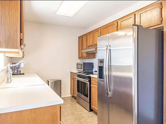 Building Photo - 128155 Meadowview Dr