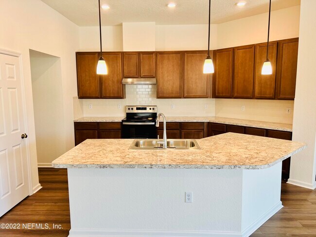 Building Photo - 576 Wild Rose Ln