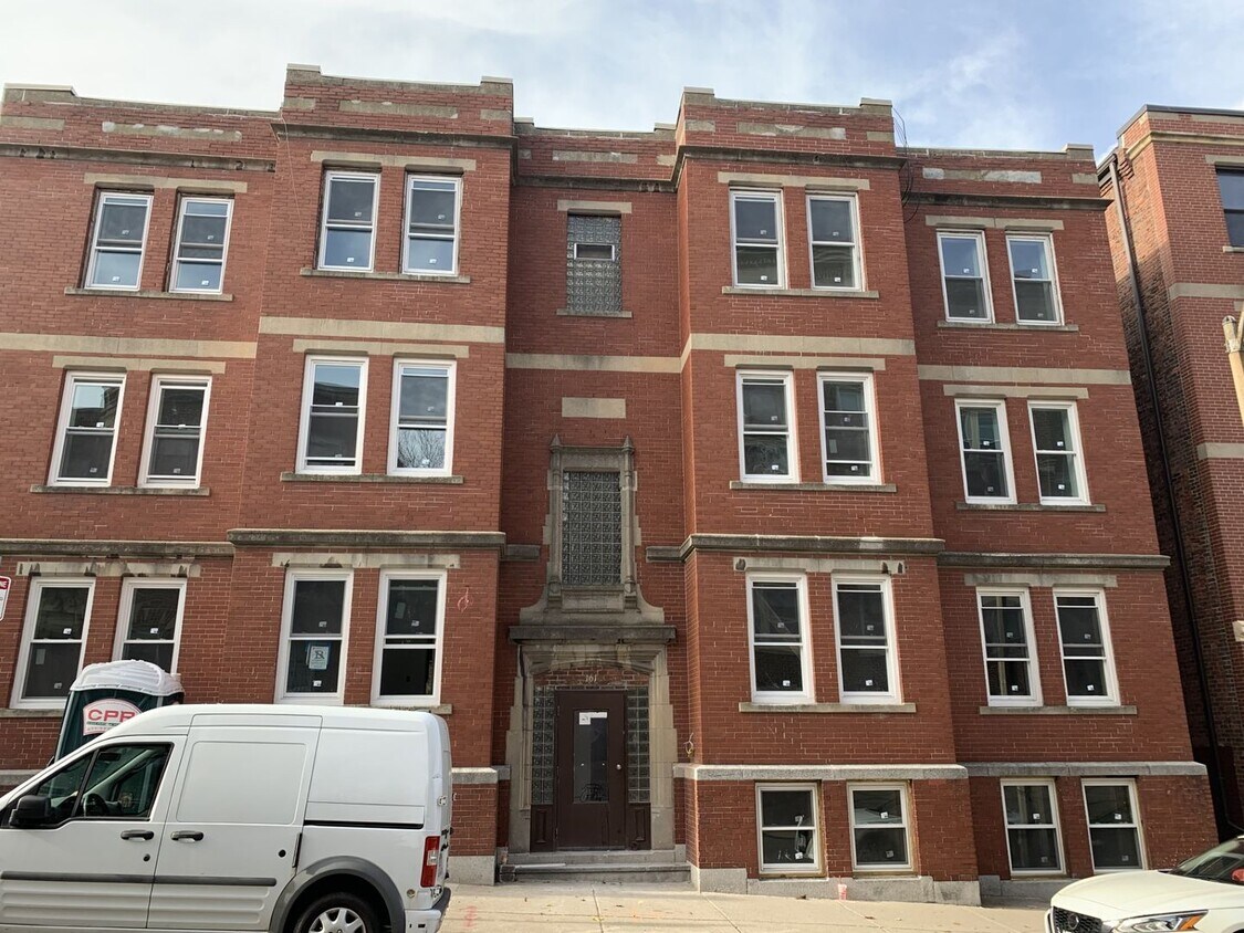 Building Photo - Brand new 3 bed in Allston